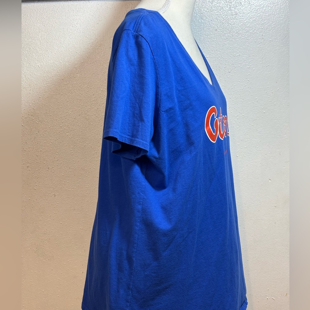 Nike Women's Blue Gators Tee - Picture 5 of 8